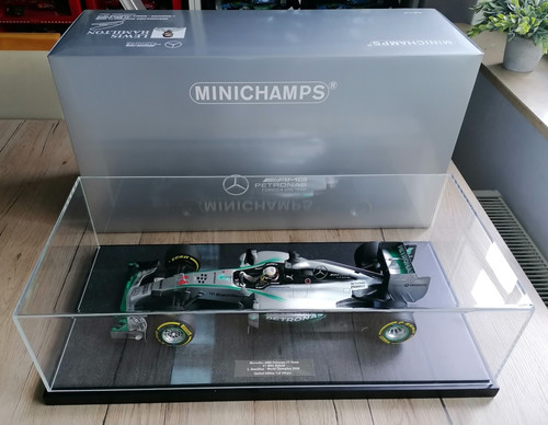 Hamilton mercedes amg - l.,